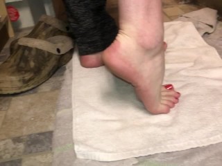 FEMME XDRESSERTOES-Pose Soles after Shower! RED NAIL-POLISH, Long Toes! Size 8 Feet! Wrinkle Arches