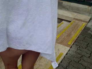 Je baise dans la piscine de Budapest