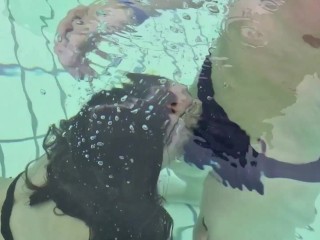 Я трахаюсь в бассейне Будапешта