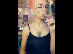 Vaping - Screenshot 5 of 16 - Petite