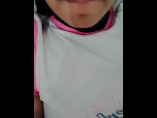 Черная латинка возбудилась и отправляет это видео своему парню