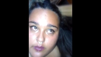 chica con garganta profunda me hace una super mamada y le da arcadas