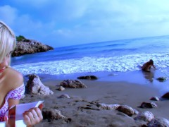 Video Young blonde Angell Summers ass fucked by crazy guy at the beach