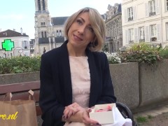 Video Beautiful French MILF Waiting Outside To Be Picked Up & Fucked In Her Ass