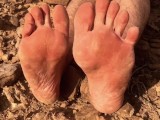 Dirty Dusty big male feet - Barefoot walking on Australian Mars like terrain - MANLYFOOT 