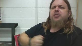 Хью рассказывает историю летчика-истребителя Пьера