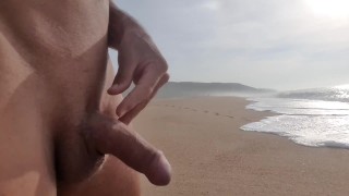 Я писаю на пляже на публике и тренирую свой член долго трахаться без спермы