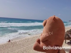 Mostrando mi conchita en el restaurante en Cancun... quien queria estar en la mesa de al lado?😈😜