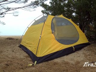 How to Set Up a Tent_on the Beach Naked. Video Tutorial.