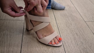 Примерка обуви в магазине v2