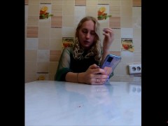 Девушка читает гарри поттера сидя на вебраторе - Screenshot 9 of 16 - русская кончает