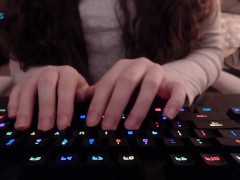 • Keyboard tapping • - Screenshot 13 of 16 - Asmr