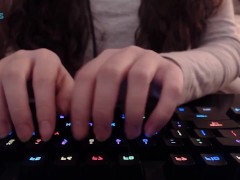 • Keyboard tapping • - Screenshot 3 of 16 - Gamer Girl