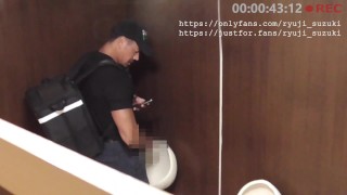 JERKING OFF WAS CATCHED BY FOOD DELIVERY GUY