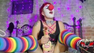 Slutty clown loves chokin the chicken