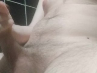 Masturbandome y acabando chorrazos de leche caliente