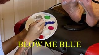 La gioia di dipingere i piedi con Barbra Ross! Trovate questa clip su C4S: 124743