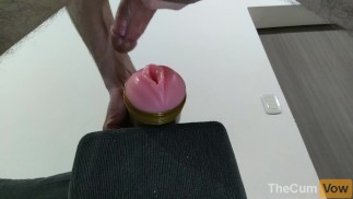 FLESHLIGHT СПЕРМА В ЖОПЕ И ВИД НА ЖОПУ