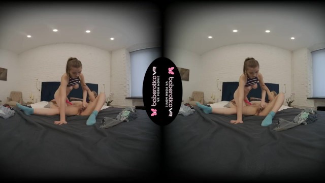Solo chick, Eliza Thorn is pleasing Daineris, in VR