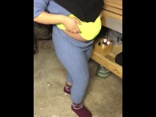 Arkadaslarinin Kiz Kardesini Insaata Atip (Turkish Hijab Wife)