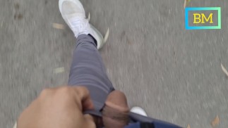 NILABAS ANG BURAT HABANG NAGLALAKAD
