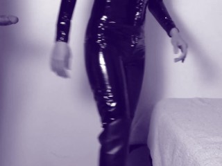 LATEX CATSUIT HALLOWEEN KOSTUUM WERD GENEUKT NA FEEST