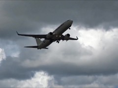 Rise up PMV - Screenshot 14 of 16 - Airplane Landing