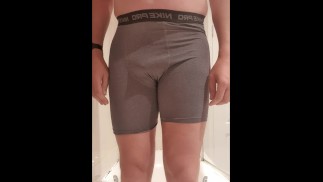 Писаю на себя