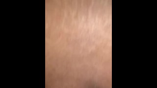 Mira a la joven BBC golpeando mi apretado coño vitiligo