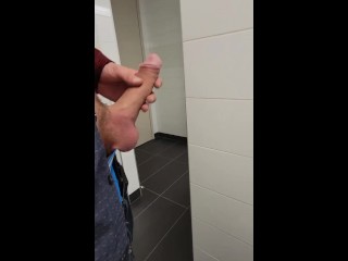 Johnholmesjunior Dans Les Toilettes Publiques Risquées Des Hommes à Vancouver PT1
