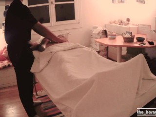 Stranger woman begs the professional masseur to fuck her and cum on her_belly NOAUDIO