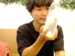 水と精液を混ぜて飲んでみた。 - Screenshot 4 of 16 - エログロナンセンス