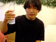 水と精液を混ぜて飲んでみた。 - Screenshot 8 of 16 - さとちゃん