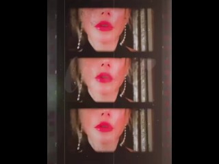 Ava Tyler- Vidéo De Pipe Avec un Gode Super Sexy