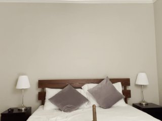 BTS of a hotty fucking a huge dildo