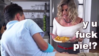 BANGBROS - Хуан Эль Кабальо должен быть благодарен за то, что у него есть такая горячая мачеха, как Кори Чейз!