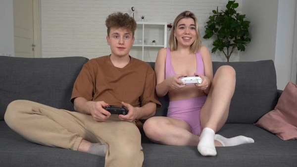 stepsister decided to have sex with stepbrother while parents are not at home thumbnail