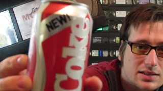 Joey Hollywood prueba "Nueva Coca-Cola!"