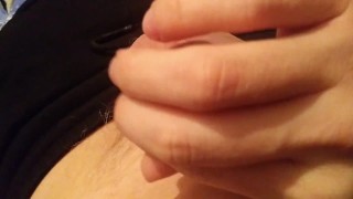 POV ragazzo sexy massaggio grande cazzo e gemendo