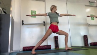 Занятие йогой