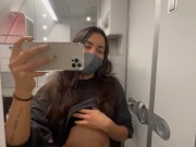 Preview 2 of Imagínate tenerme como compañera en el avión - Masturbándome en el baño