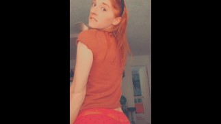 Trans SKank 屁股翻牌和带有罂粟花标题的 STUFF