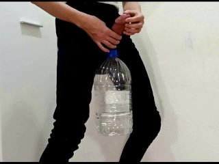 A Big Dick LiftsA Load - a Bottle of Water. Great Masturbation_and Cumshot.