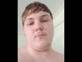 Ladies, hope on in🚿😜