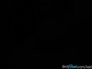 Hot girl plays pillow hupping until hard orgasm and cums
