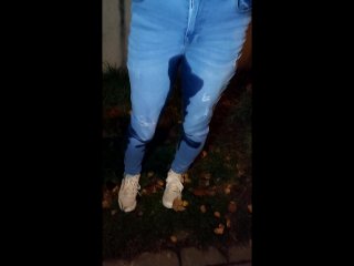 Two minutes wetting jeans on public when i go home