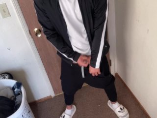 Destrozando el apretado coño de mi hijastra de 18 años