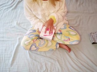 Happy girl got her Lovense Toy for Webcam and tryed immediately