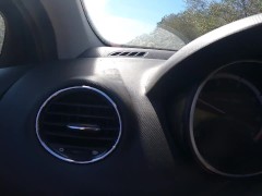 Video A stranger takes me in the car I suck him at his parents' house he cum quickly in my hand