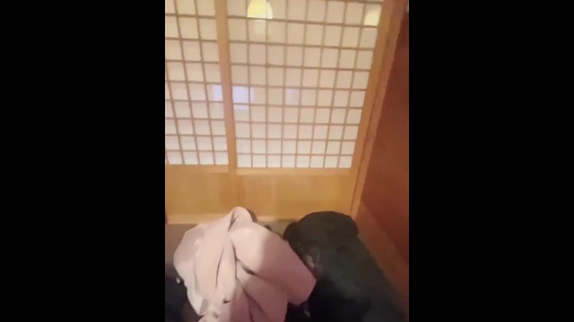在網咖偷偷做愛差點被發現